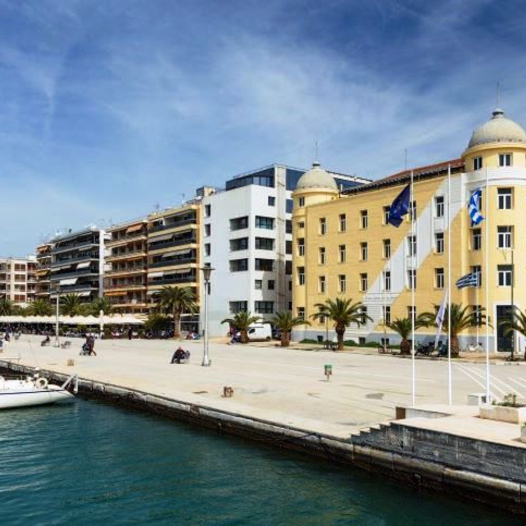 volos-city-waterfront-in-thessaly.jpg