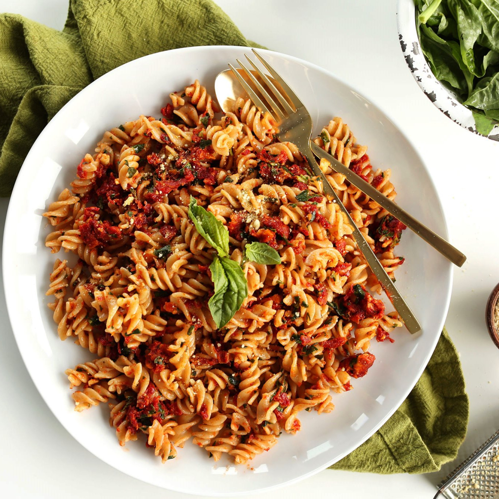 amazing-6-ingredient-sundried-tomato-pesto-pasta-6-ingredients-20-minutes-so-delicious-and-healthy-vegan-glutenfreee.jpg