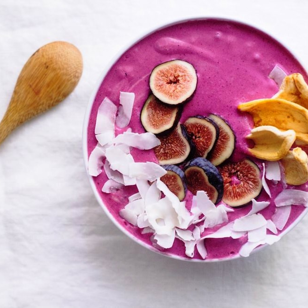 dragon-fruit-smoothie-bowl1.jpg