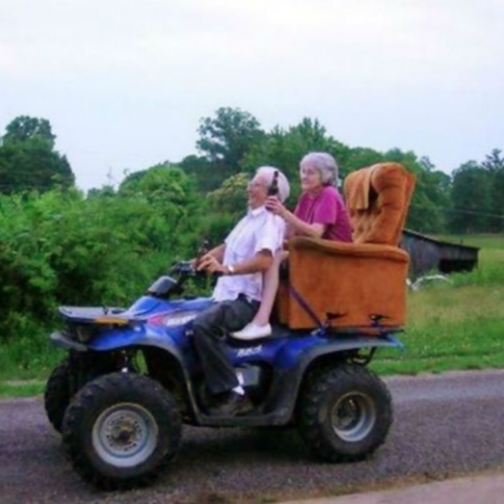 copy-of-582055-old-couples-having-fun-7-605-650-61efd3a3c1-1484729715.jpg