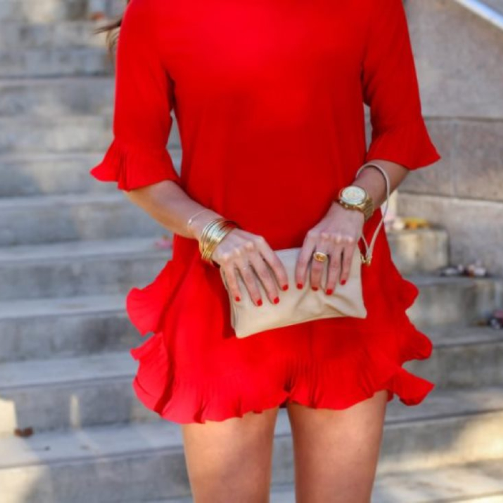 red-dress-red-nails-gold-accessories-lauren-schwaiger-style-blog.jpg