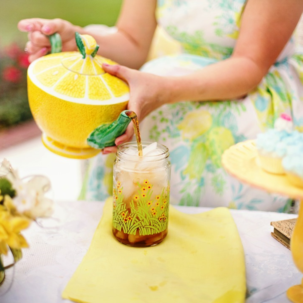 tea-tea-time-person-summer-42322.jpeg