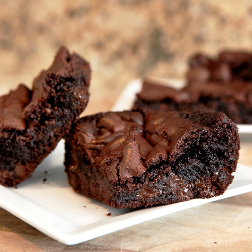gooey-fudge-brownie-recipe-03.jpg
