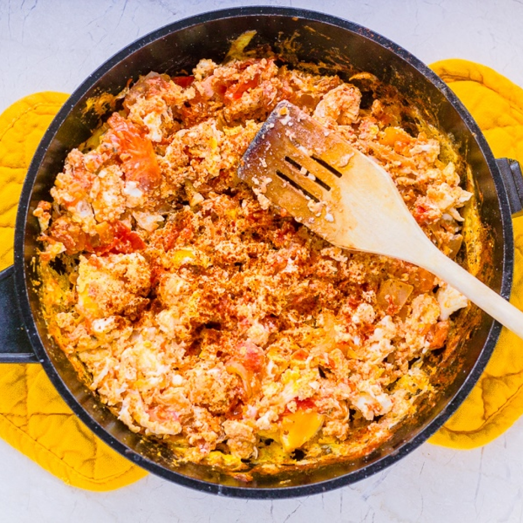 strapatsada-kagianas-eggs-tomato-1.jpg