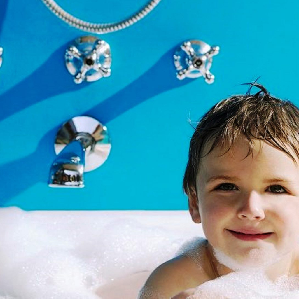 boy-in-bathtub-960x500.jpg