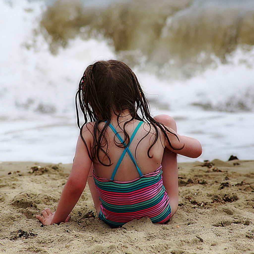 beach-sea-holiday-child-160655.jpeg