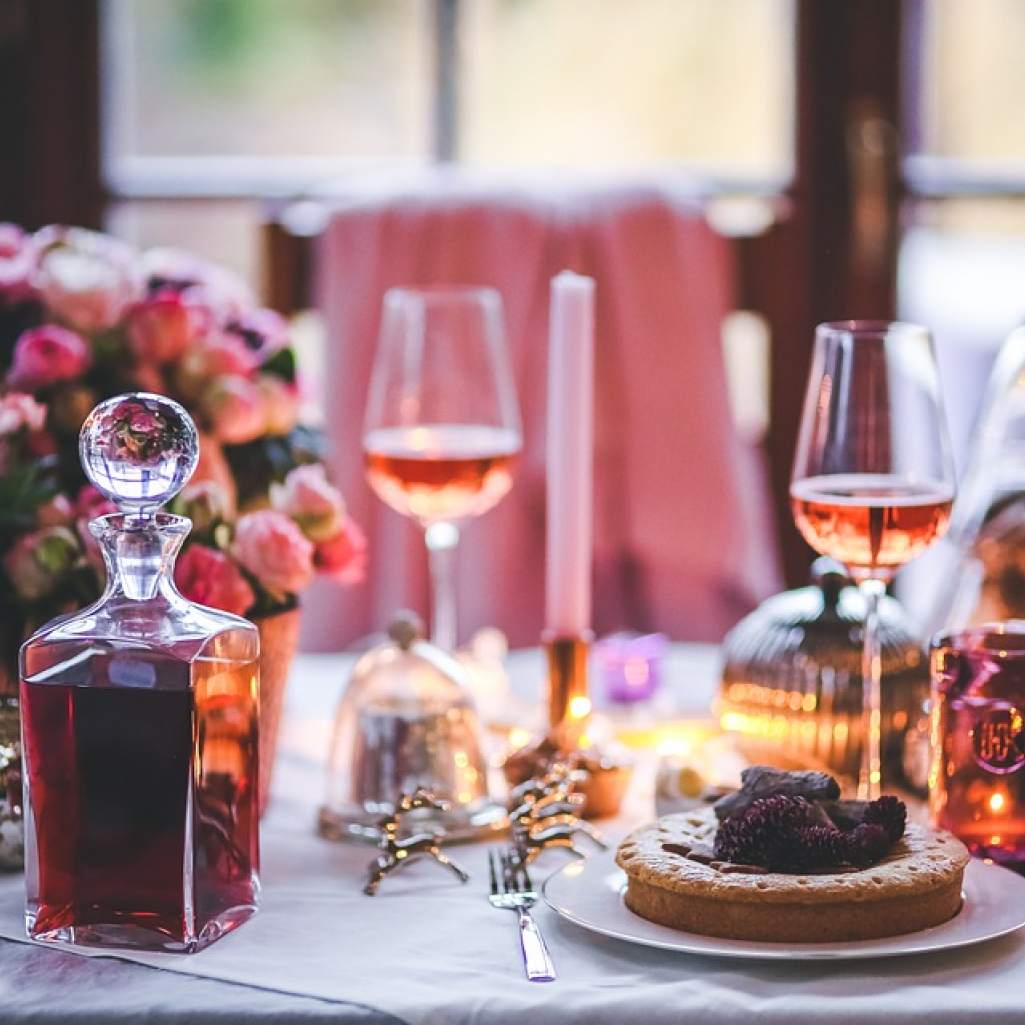 table-791148-960-720.jpg