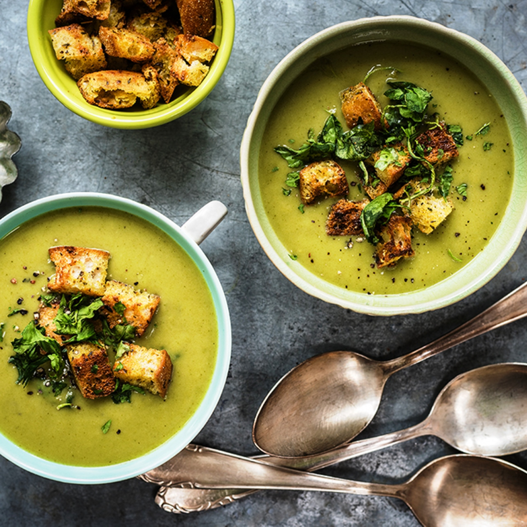 spinach-soup-with-coconut-and-croutons-1s.jpg