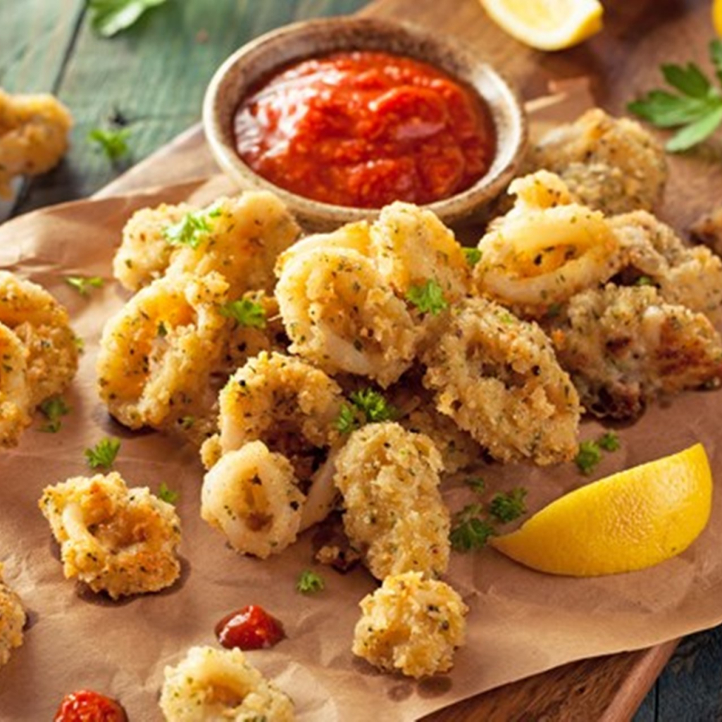 fried-calamari-with-marinara-sauce-40631.jpg