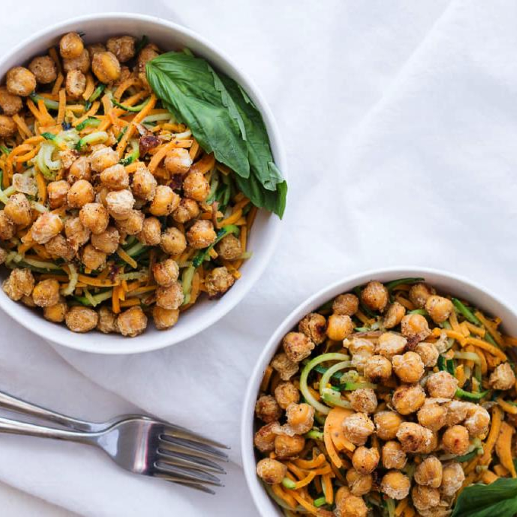 garlic-roasted-chickpeas-with-sweet-potato-and-zucchini-noodles-6.jpg