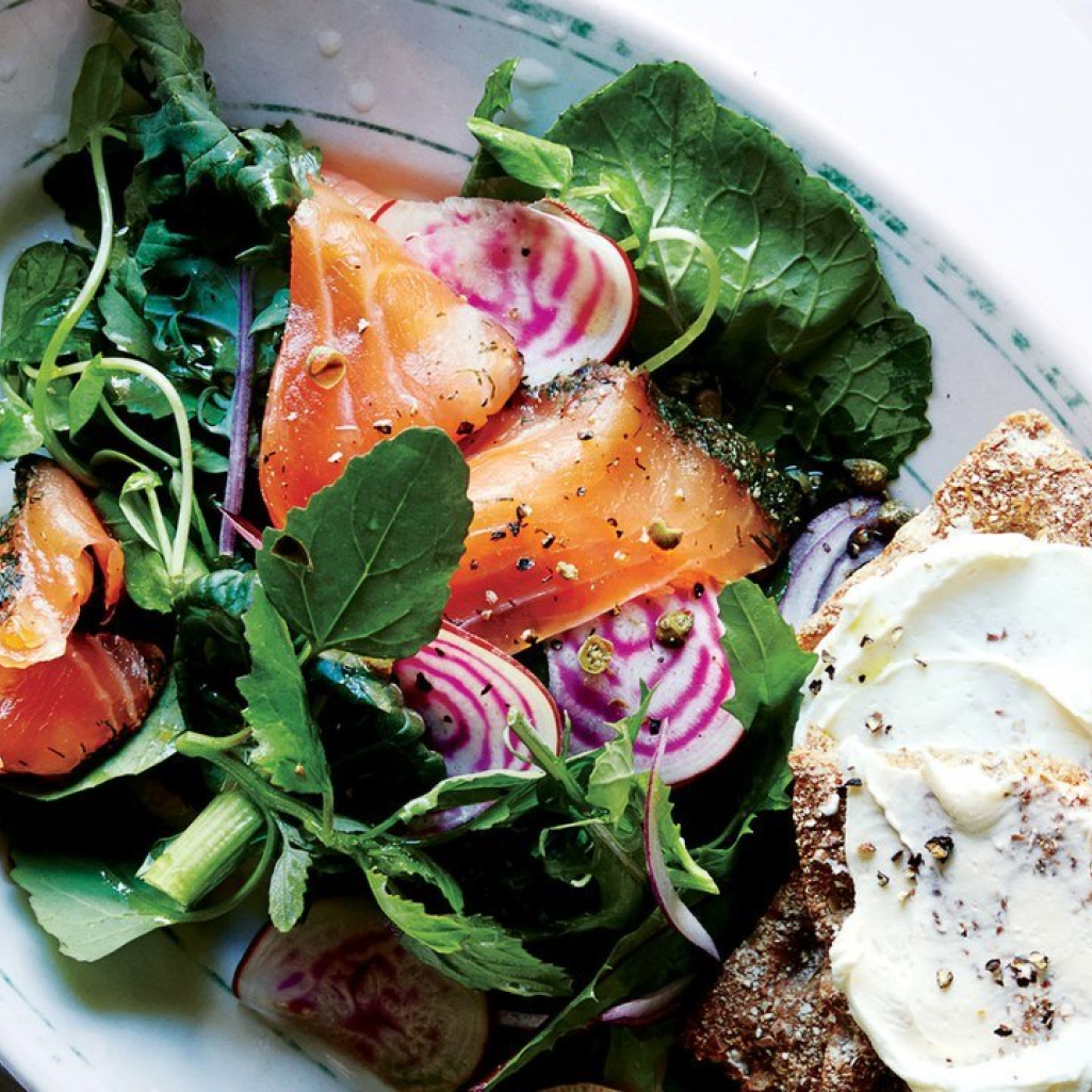 smoked-salmon-breakfast-salad-with-crispbread.jpg