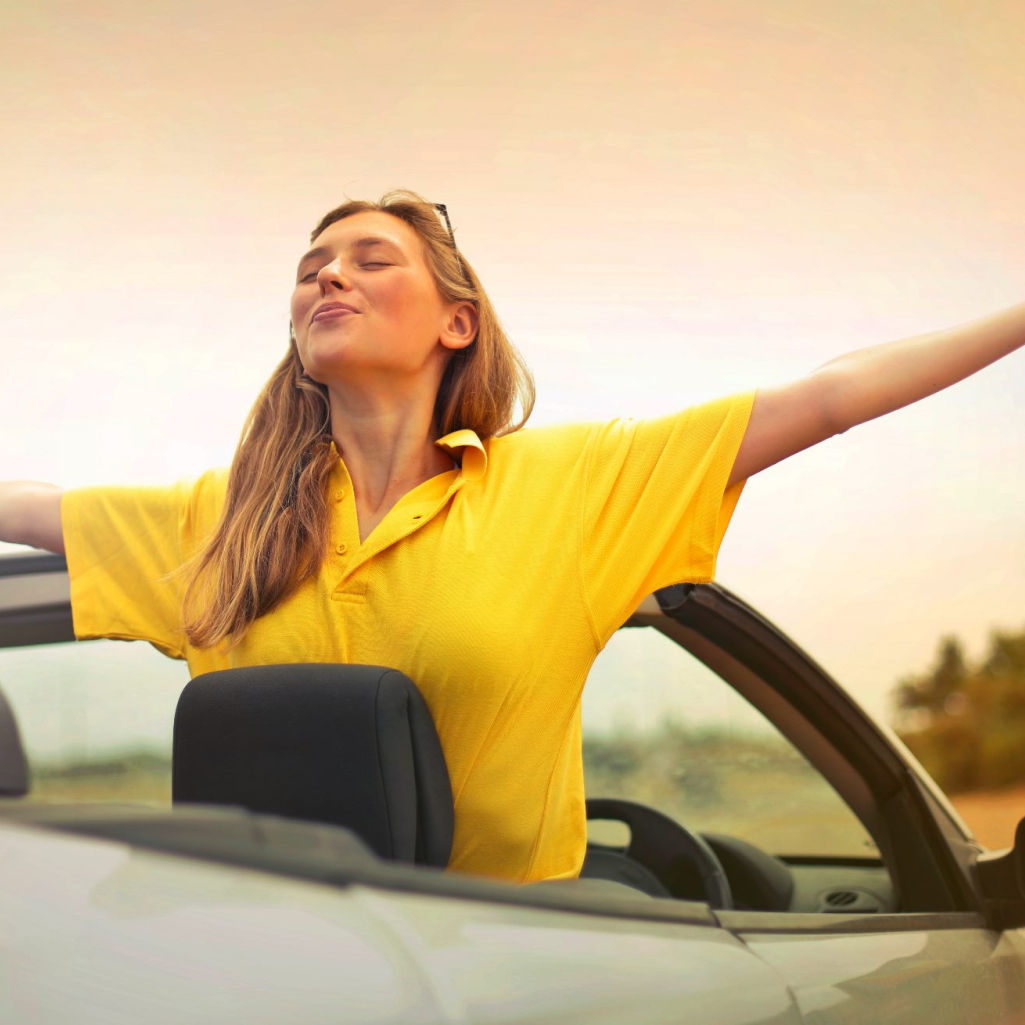 arms-blond-car-720815.jpg