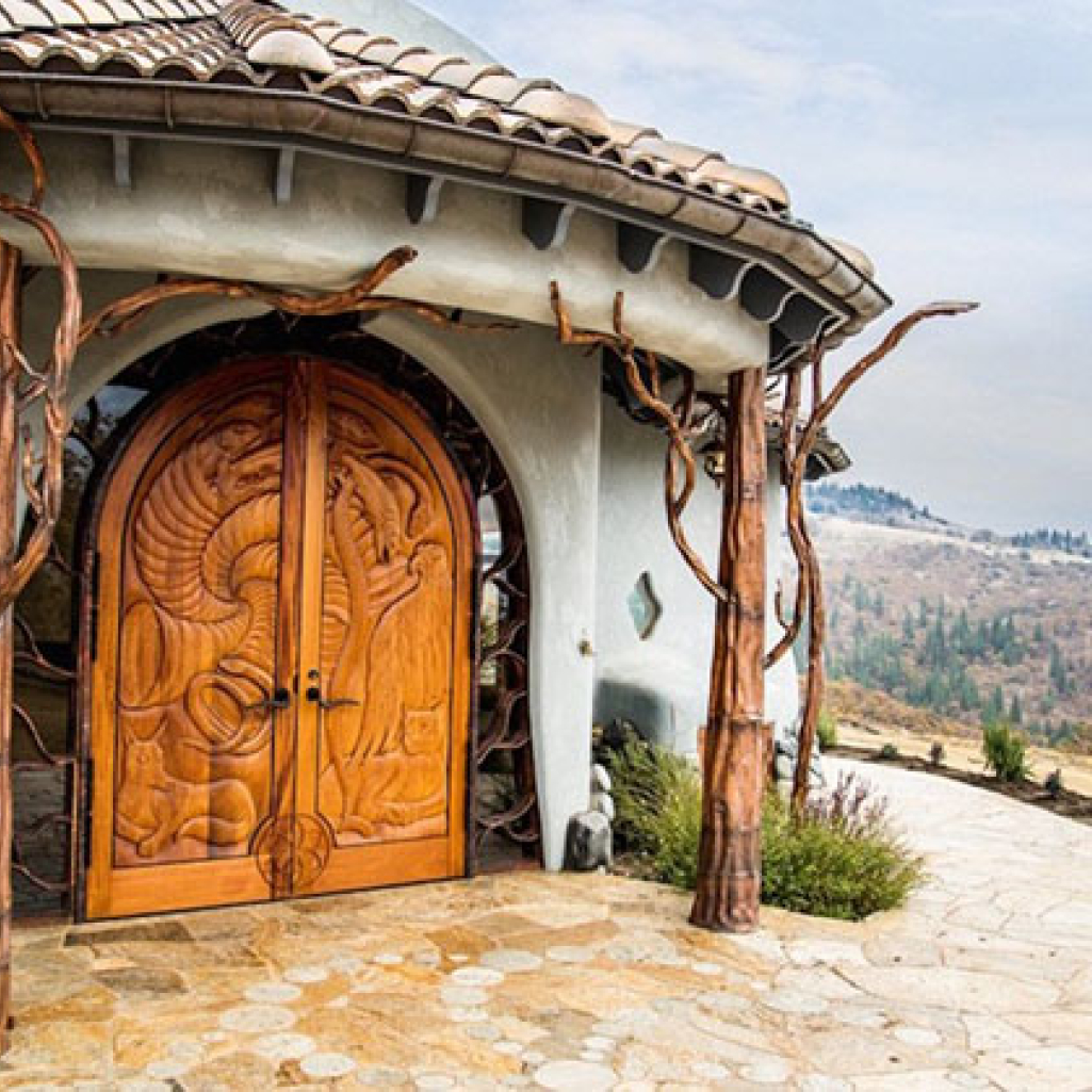mini-kingdom-treehouse-ashland-oregon-1-5b322c6bd9297-700.jpg