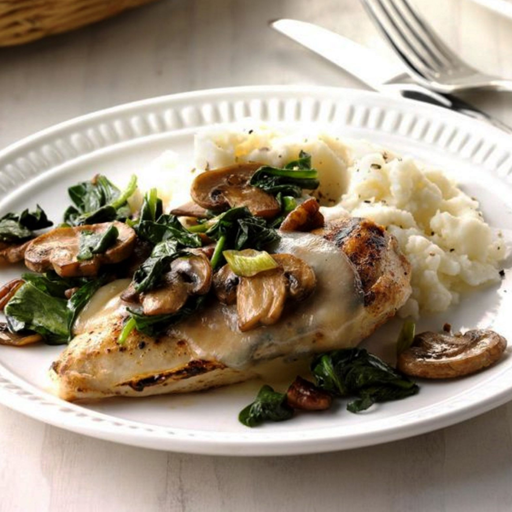 spinach-and-mushroom-smothered-chicken_exps_sdfm18_39907_c10_10_4b-1-696x696.jpg