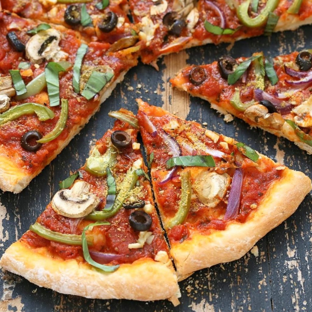 veggie-vegan-pizza-veganricha-5762-1.jpg