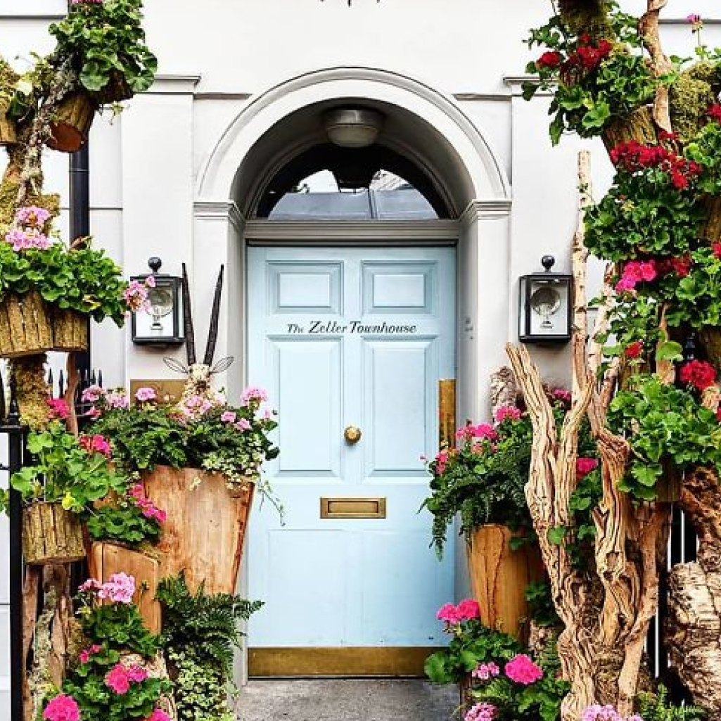 colorful-front-doors-photography-london-bella-foxwell-11-5c36f9eac929d_700.jpg