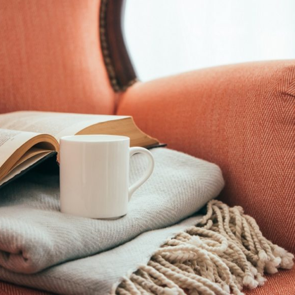thehomeissue_readingcorner-1024x585.jpg