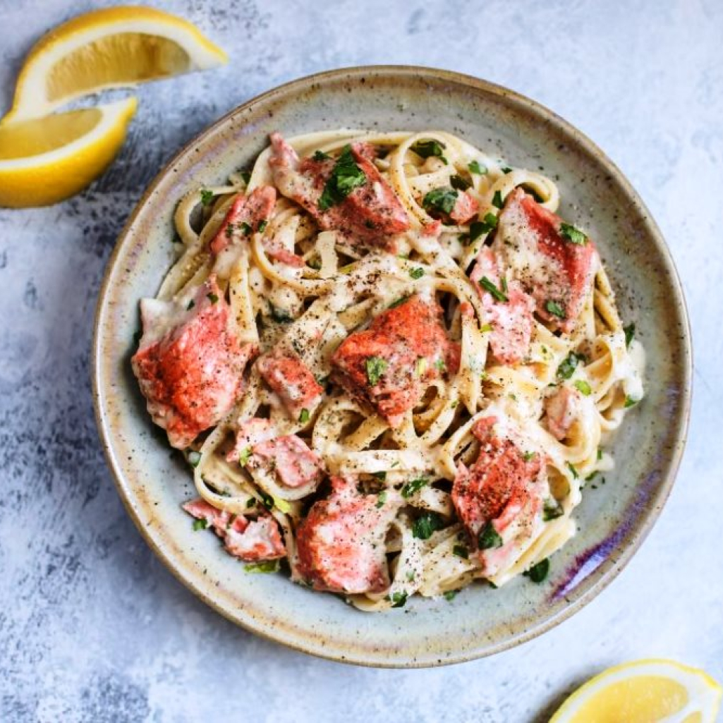 salmon-pasta-creamy-garlic-sauce-5-680x1020.jpg