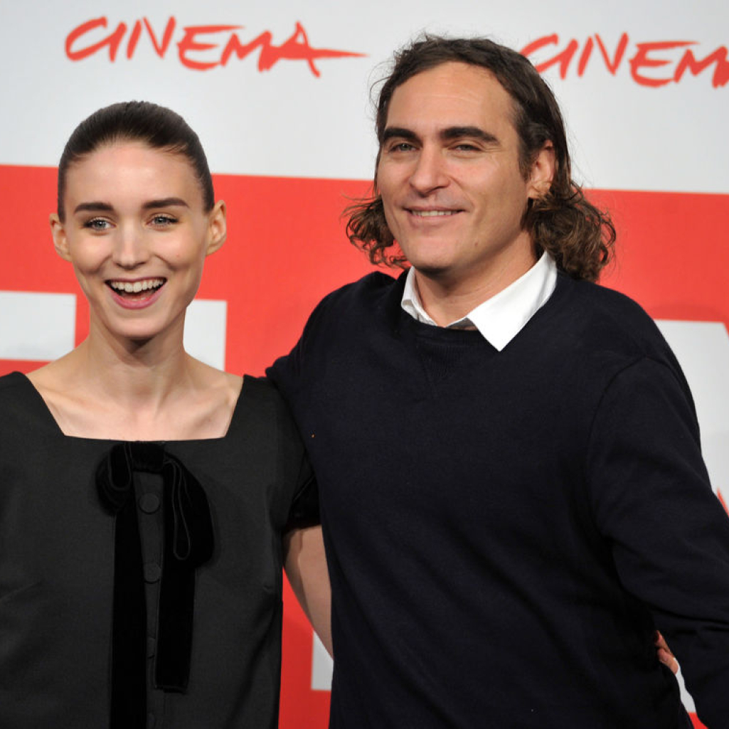 Η Rooney Mara και ο Joaquin Phoenix αρραβωνιάστηκαν