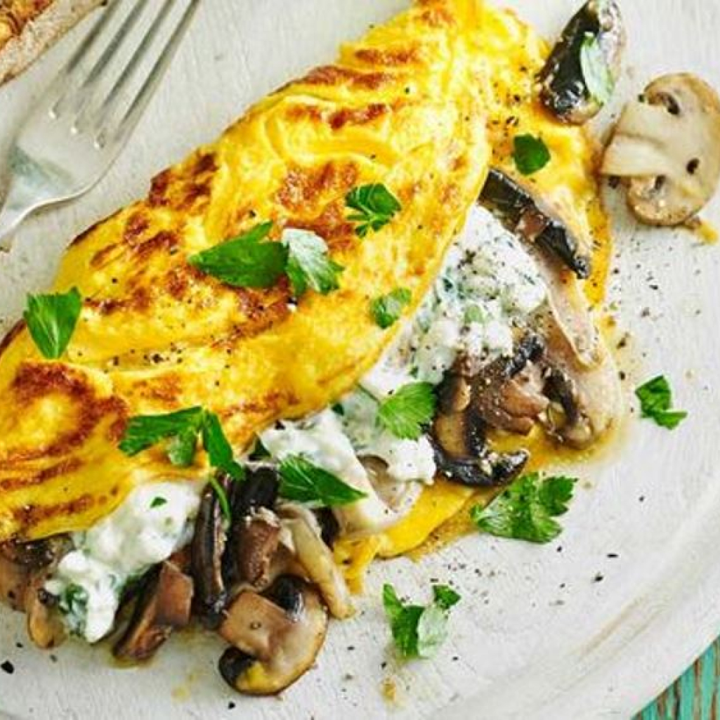 http_prod.static9.net_.au_media_2017_05_08_10_43_mushroom-and-parsley-cheese-omelette-for-weight-watchers.jpg