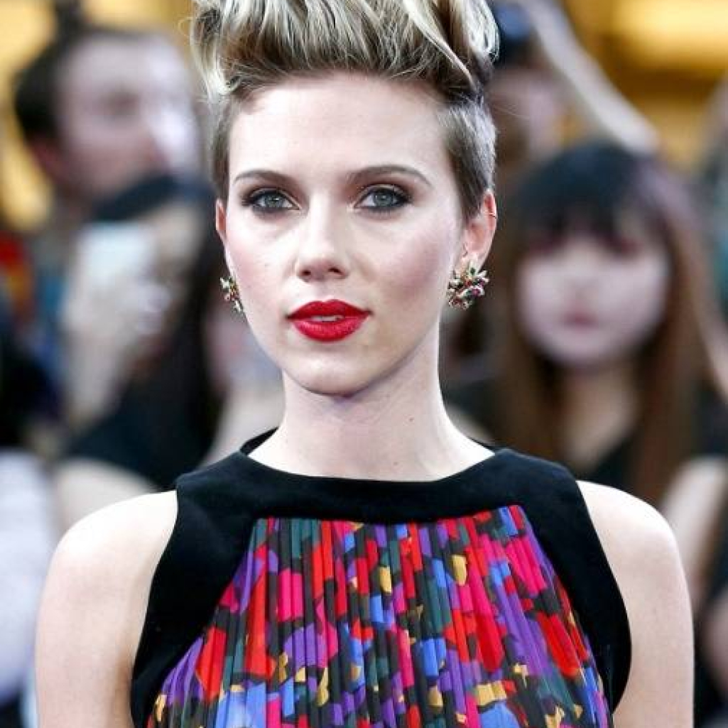 1430235095_scarlett-johansson-zoom1.jpg