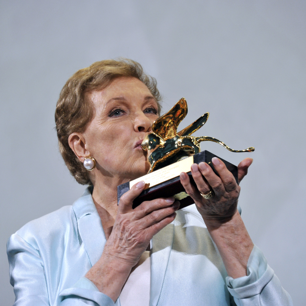 H Julie Andrews πήρε τον Χρυσό Λέοντα για την κινηματογραφική Mary Poppins
