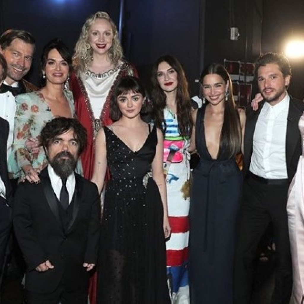 Όλοι οι πρωταγωνιστές των Game of Thrones ξανά μαζί στη σκηνή των Emmys 