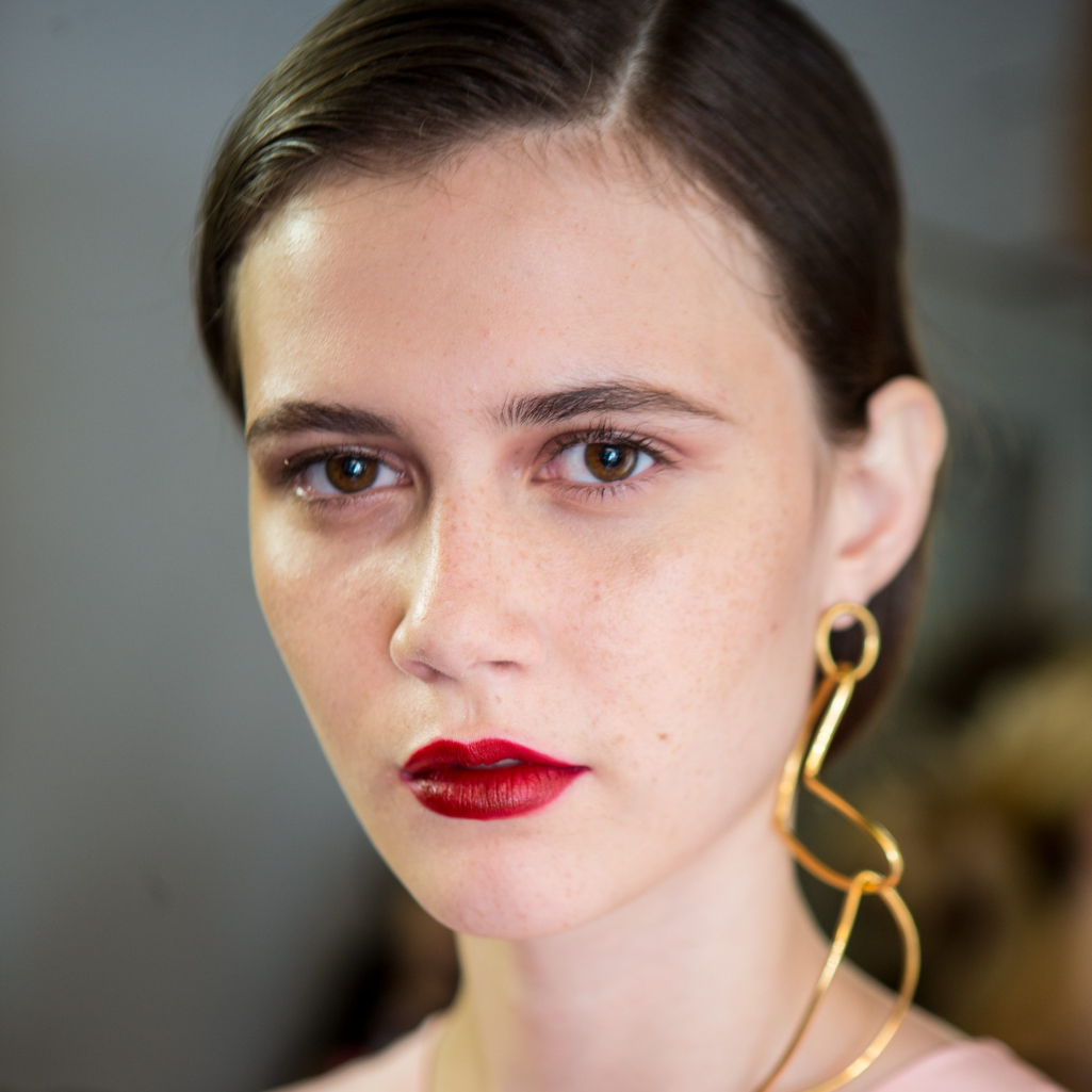 Beauty alert: Τα hot κόκκινα κραγιόν της σεζόν