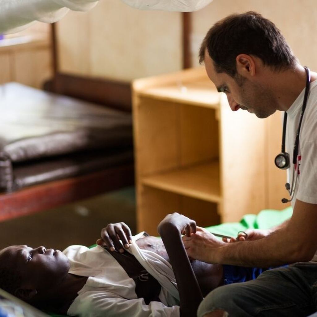 Χρήστος Χρήστου:  Ο Θεσσαλός χειρουργός, που έγινε ο νέος Διεθνής Πρόεδρος των Γιατρών χωρίς Σύνορα