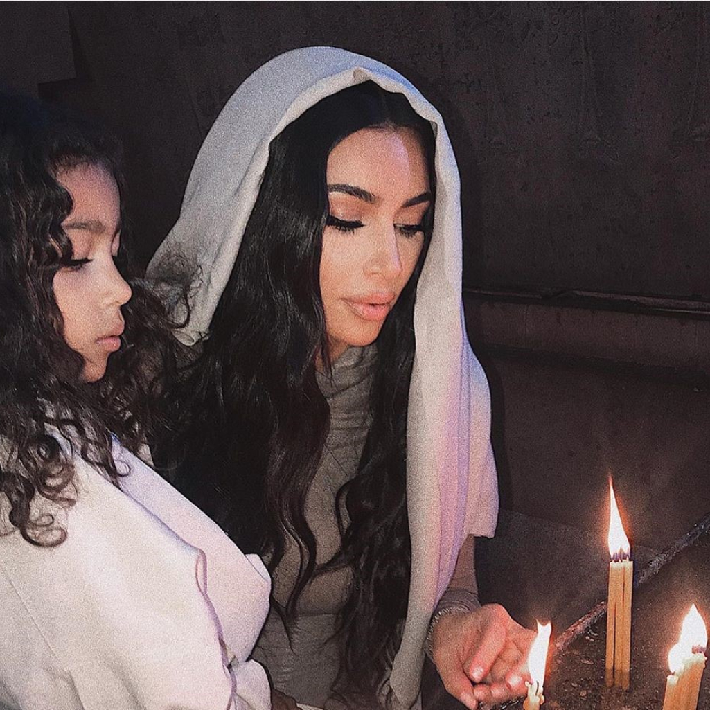 Η εντυπωσιακή βάφτιση της Kim Kardashian με την οικογένειά της στην Αρμενία