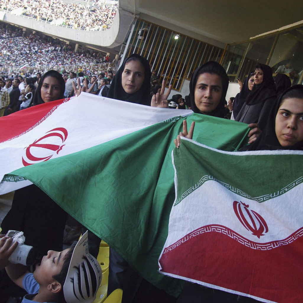 Ιστορική στιγμή για τις γυναίκες του Ιράν- Αποκτούν ξανά πρόσβαση στον χώρο του γηπέδου
