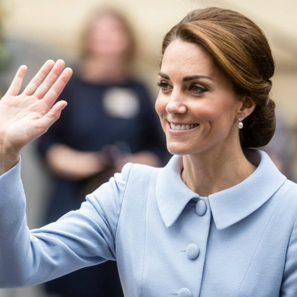Kate Middleton: H ασυναγώνιστα κομψή εμφάνιση στο Πακιστάν που θύμισε την πριγκίπισσα Diana