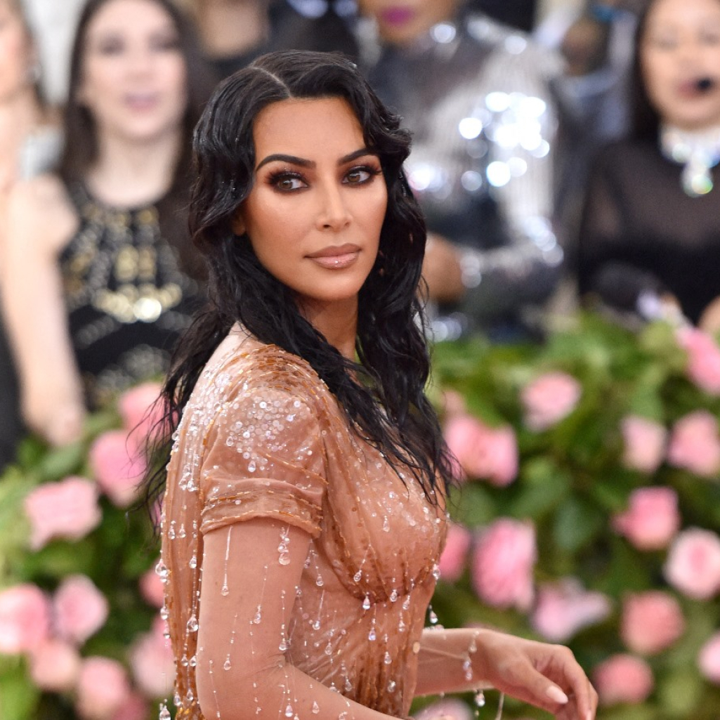 H Kim Kardashian δεν χωράει πια στα ρούχα της - Το λέει και μόνη της 