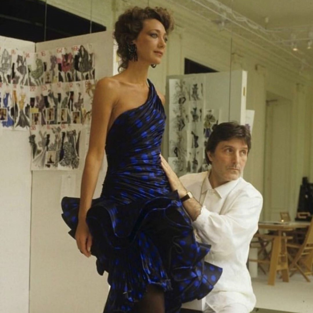 Emanuel Ungaro: Πέθανε ο μεγάλος σχεδιαστής μόδας, που ξεχώρισε για τη διαφορετικότητα του