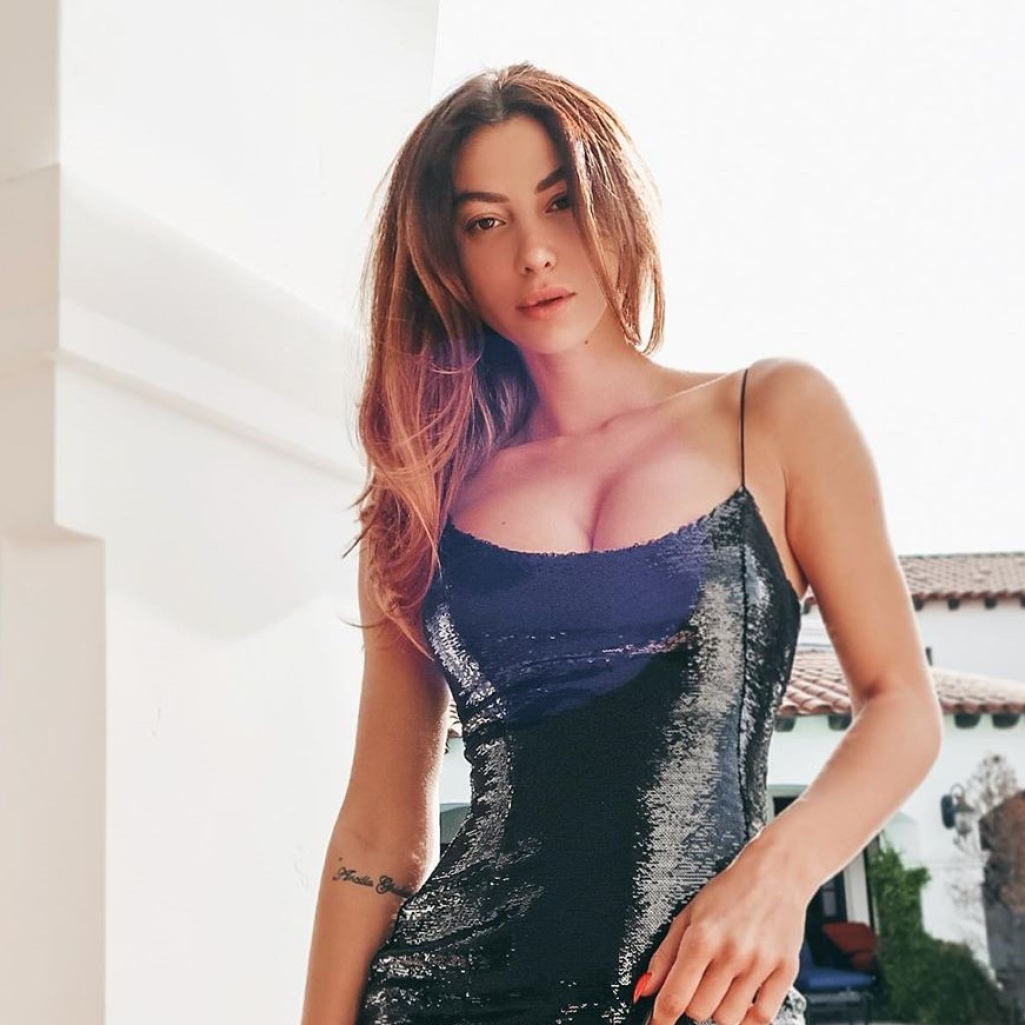 Valentina Fradegrada: Η sexy Ιταλίδα που ρίχνει το instagram με τις πόζες της