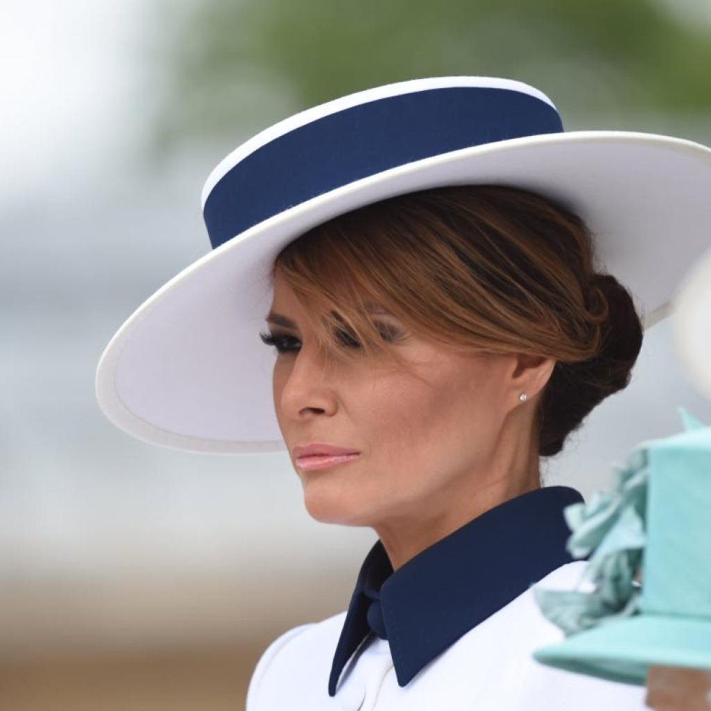 Το αναπάντεχο μήνυμα στο Twitter της Melania Trump για να υπερασπιστεί τον γιο της