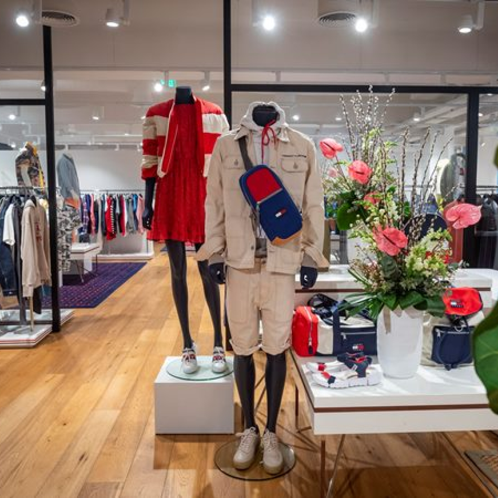 Οι συλλογές TOMMY HILFIGER για την Άνοιξη/Καλοκαίρι 2020 παρουσιάστηκαν σε media και influencers μόδας την Τετάρτη 4 Δεκεμβρίου στο Digital Showroom του brand 