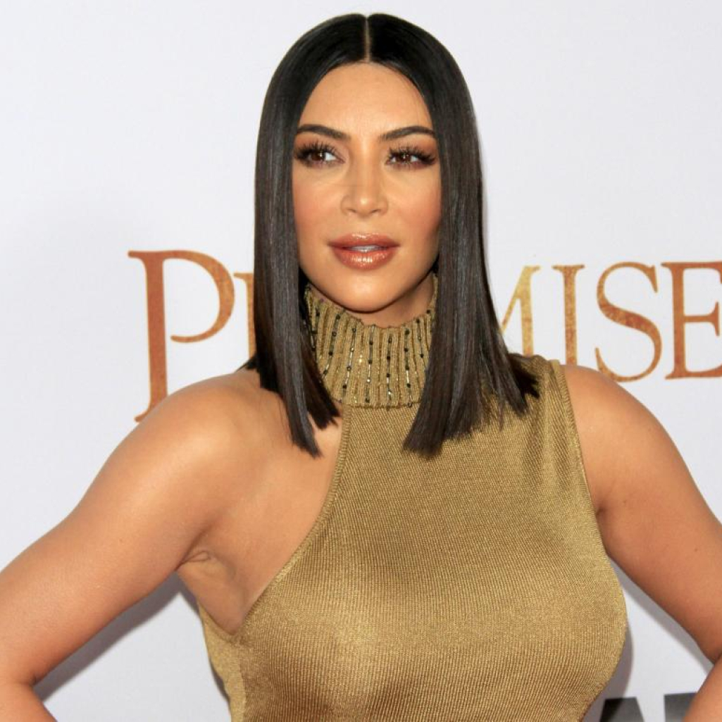 Η Kim Kardashian έκανε την πιο κακόγουστη χριστουγεννιάτικη διακόσμηση στο σπίτι της- Το twitter τη σύγκρινε με "marshmallows" 
