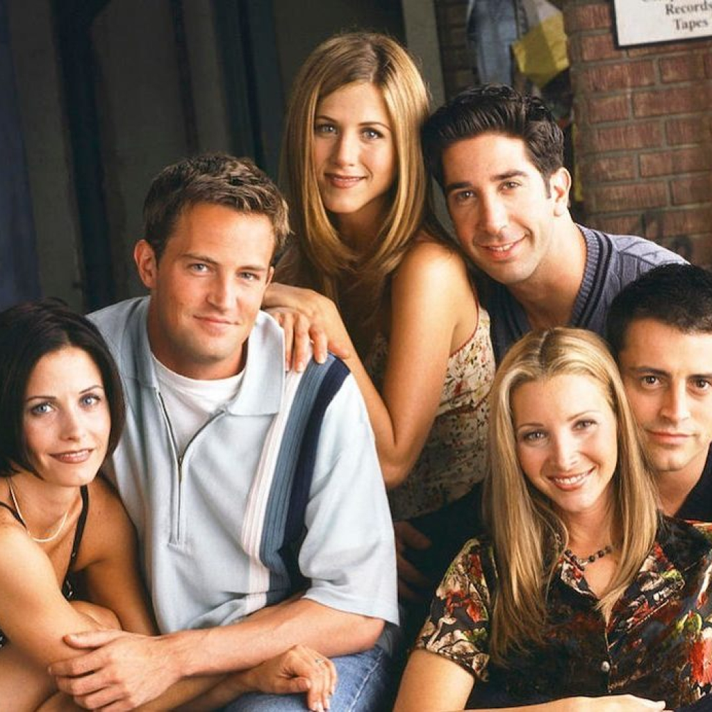 «Friends»: Όταν ο Chandler έστειλε μήνυμα στην Emma για το 2020