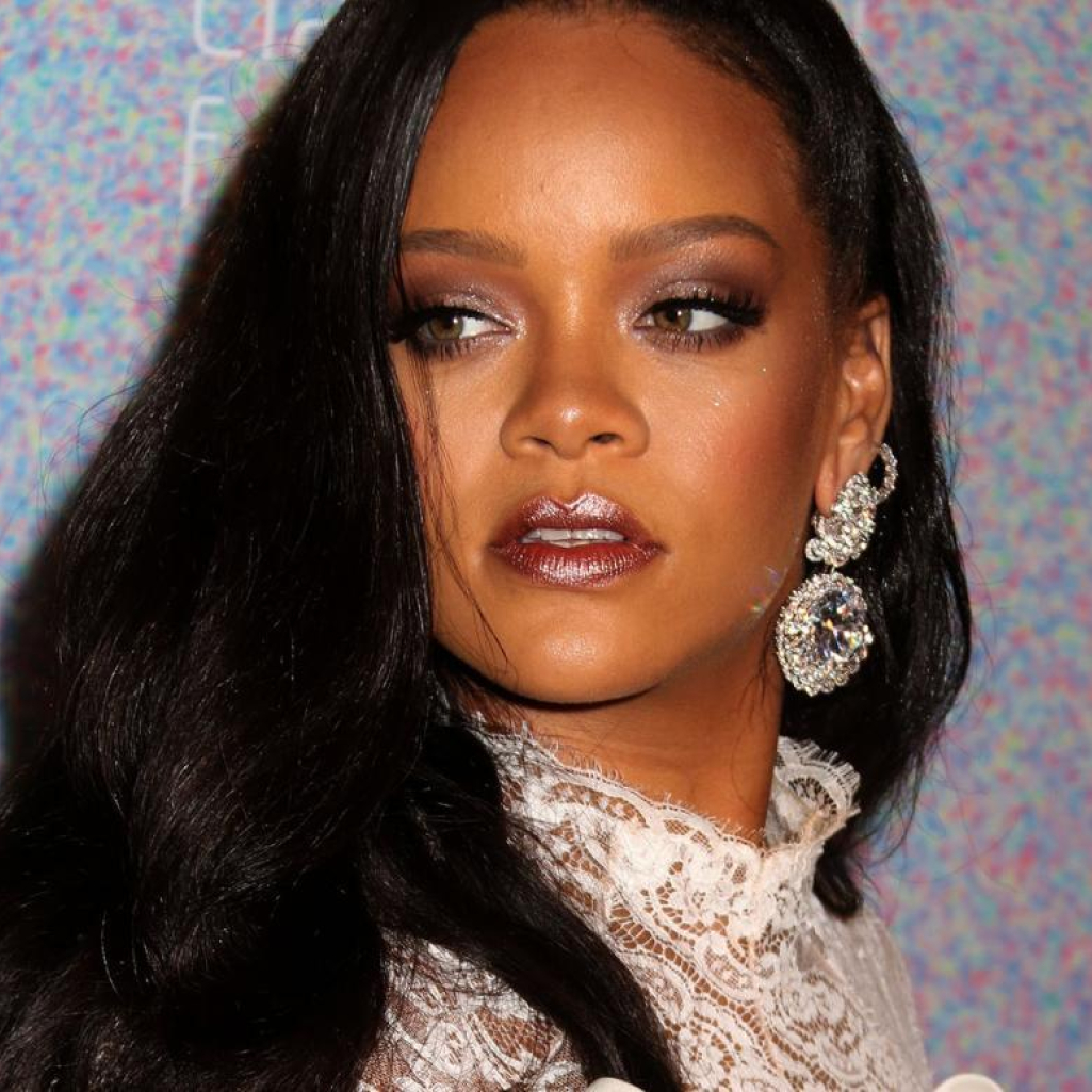 Η πρώτη no- make up selfie της χρονιάς από τη Rihanna