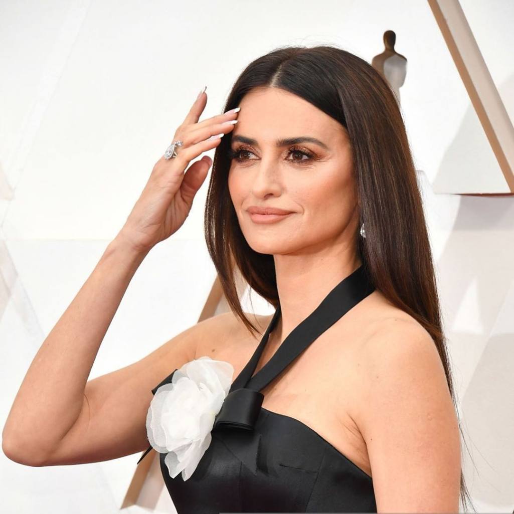 Η εντυπωσιακή εμφάνιση της Penelope Cruz στο red carpet των Oscars είχε μόνο ένα λάθος