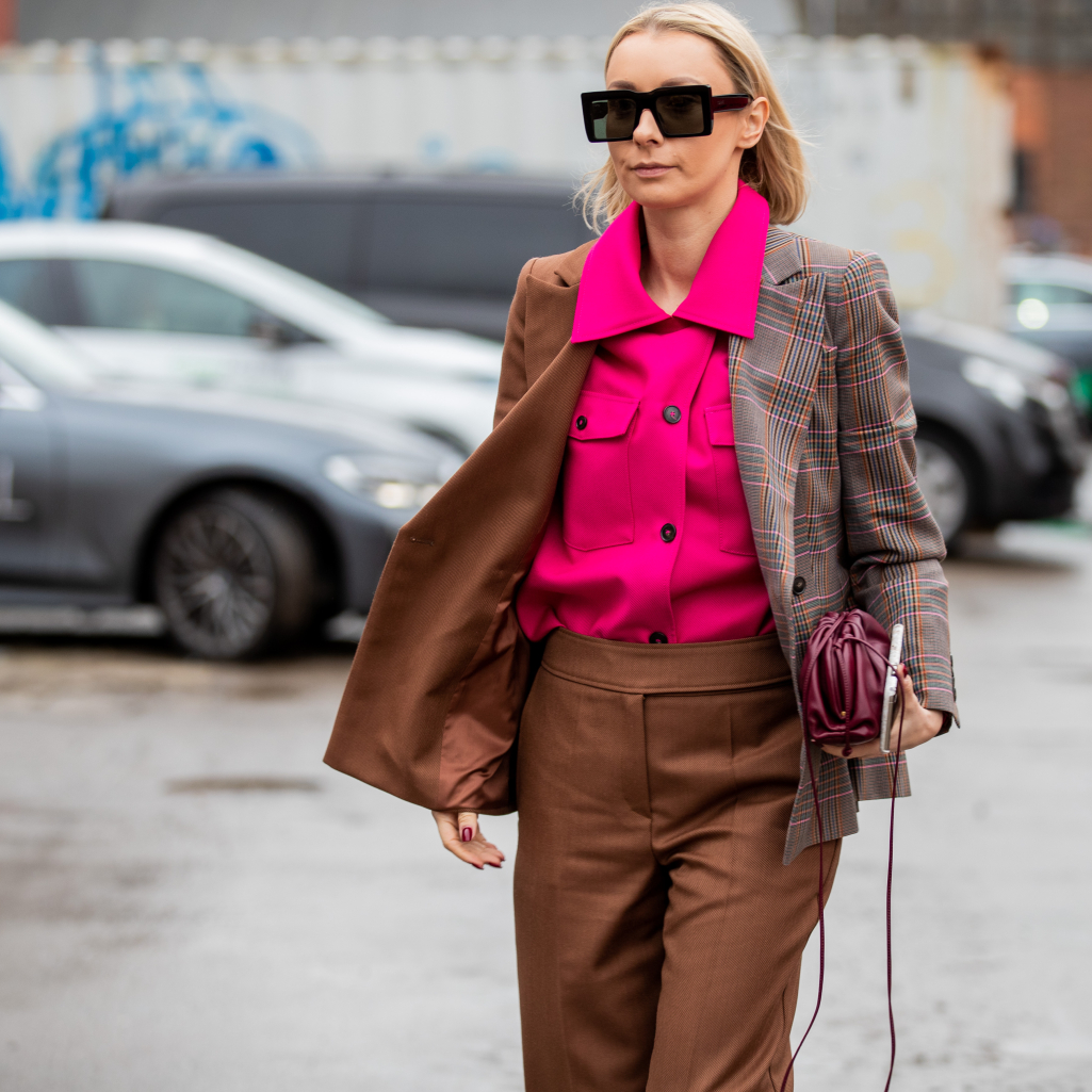 Trend alert: 6 looks που αποδεικνύουν πως το καφέ κοστούμι θα αντικαταστήσει το κλασικό μαύρο