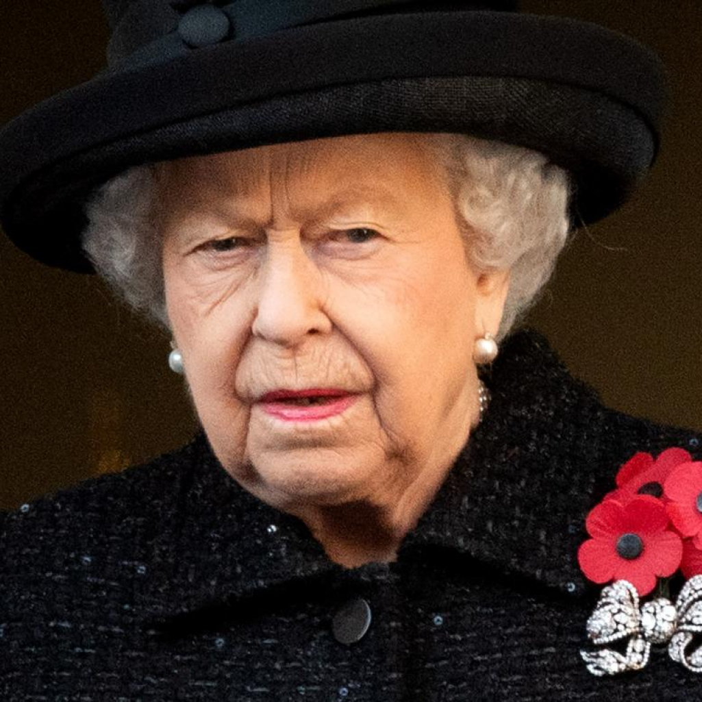 Η βασίλισσα Ελισάβετ «περνάει δύσκολες στιγμές» και πρόσωπα κοντά στο Παλάτι εξηγούν το γιατί