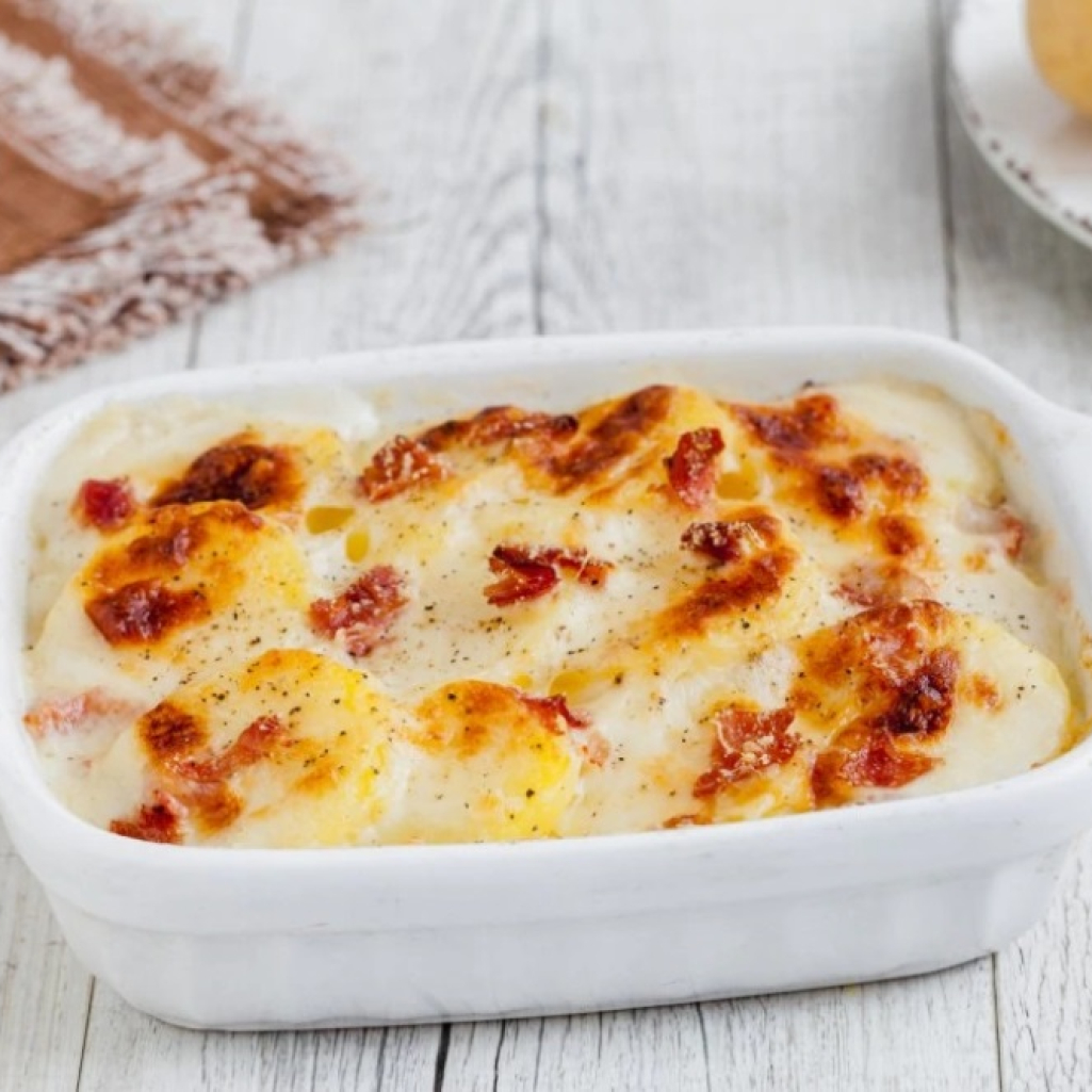 Πατάτες ογκρατέν (au gratin) με τυρι: Ένα φαγητό που μας θυμίζει τα οικογενειακά τραπέζια της παιδικής μας ηλικίας