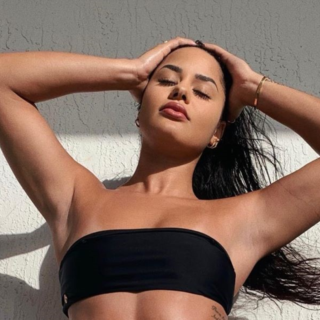 Katya Elise Henry: Επιτέλους μια πραγματική γυναίκα με φυσικές καμπύλες