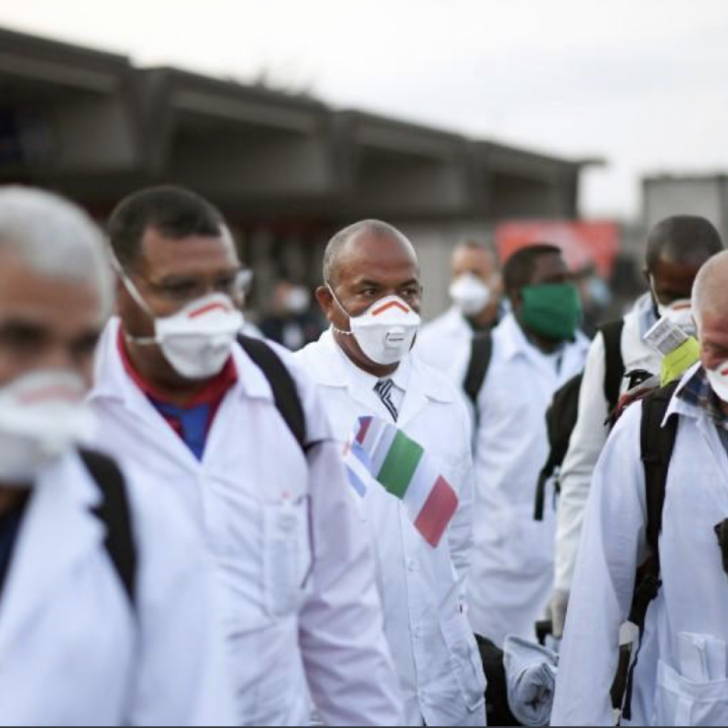 Γιατροί από την Κούβα με εμπειρία στον Έμπολα κατέφθασαν στην Ιταλία για την καταπολέμηση του κορωνοϊού