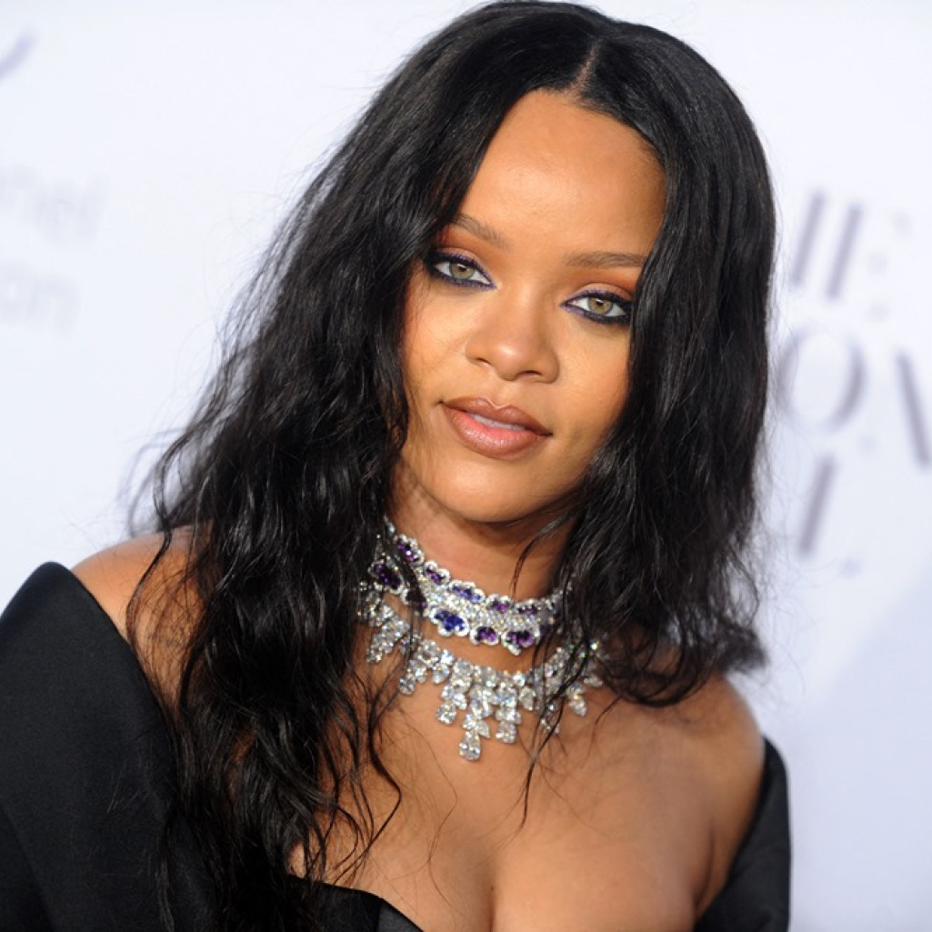 Η Rihanna μεταμορφώνεται σε επαναστάτρια για  εξώφυλλο και μιλά για το νέο της album