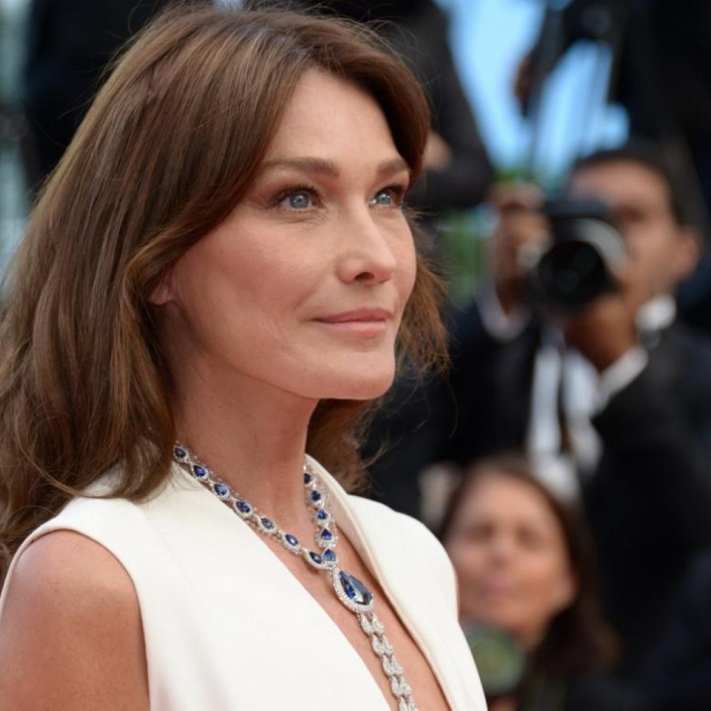 Η συγγνώμη της Carla Bruni μετά το κακόγουστο αστείο της για τον κορωνοϊό