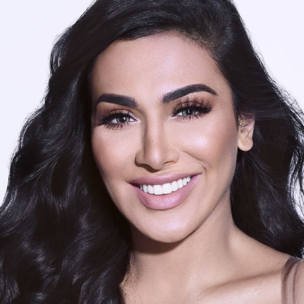 Huda Beauty: Δωρίζει 100.000 δολάρια σε freelance makeup artists εν μέσω της κρίσης του κορωνοϊού