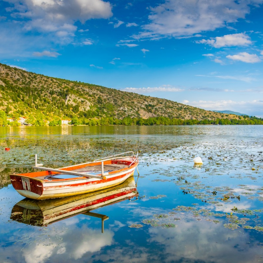 Άνοιξη σε 4 μαγικές λίμνες της Ελλάδας